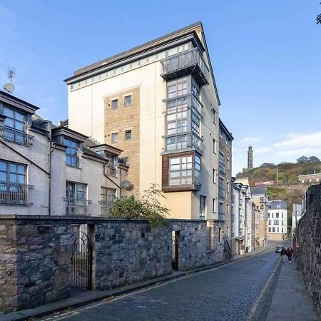 Next To The Palace And Royal Mile With Parking Edimburgo Exterior foto